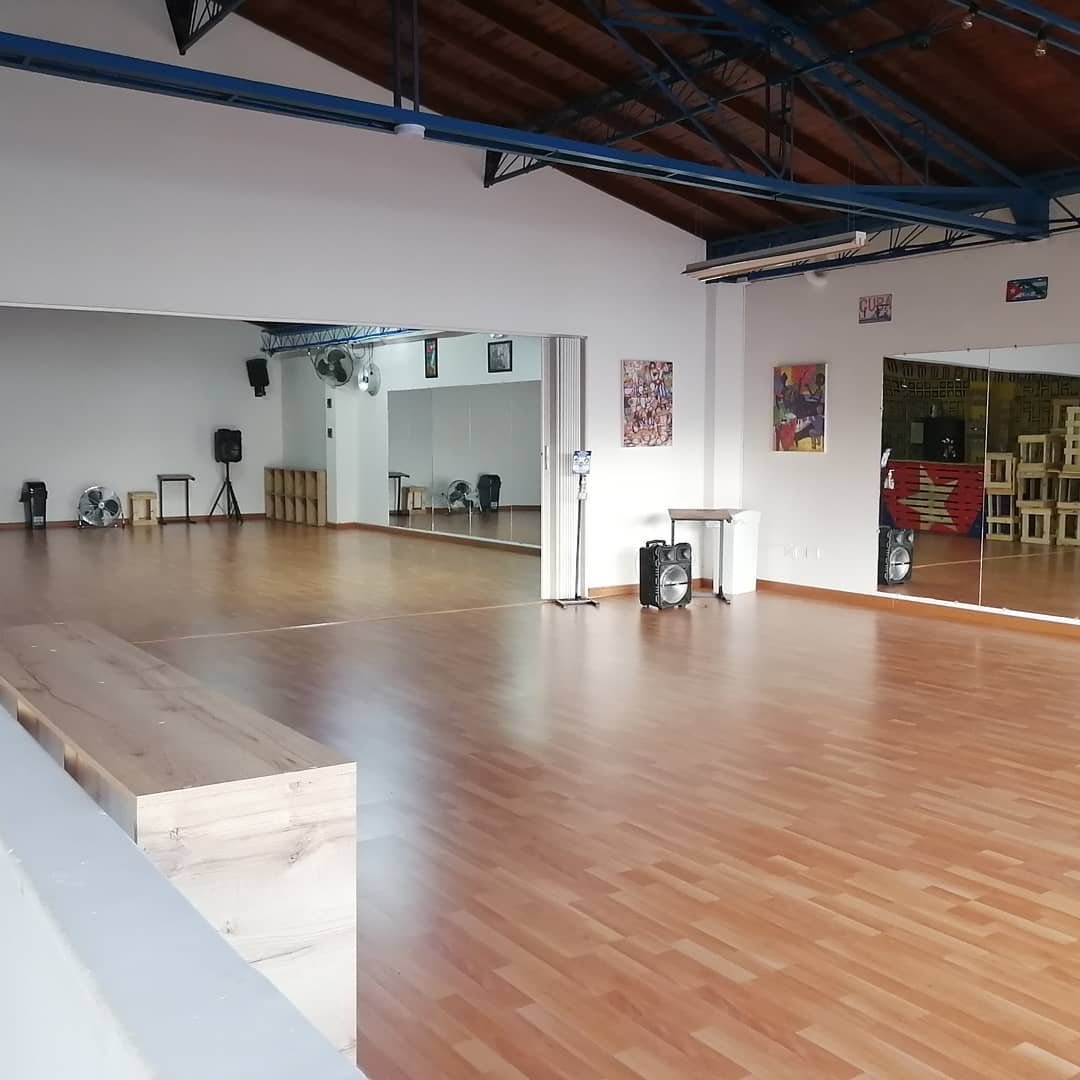 Renta de estudios de baile por hora